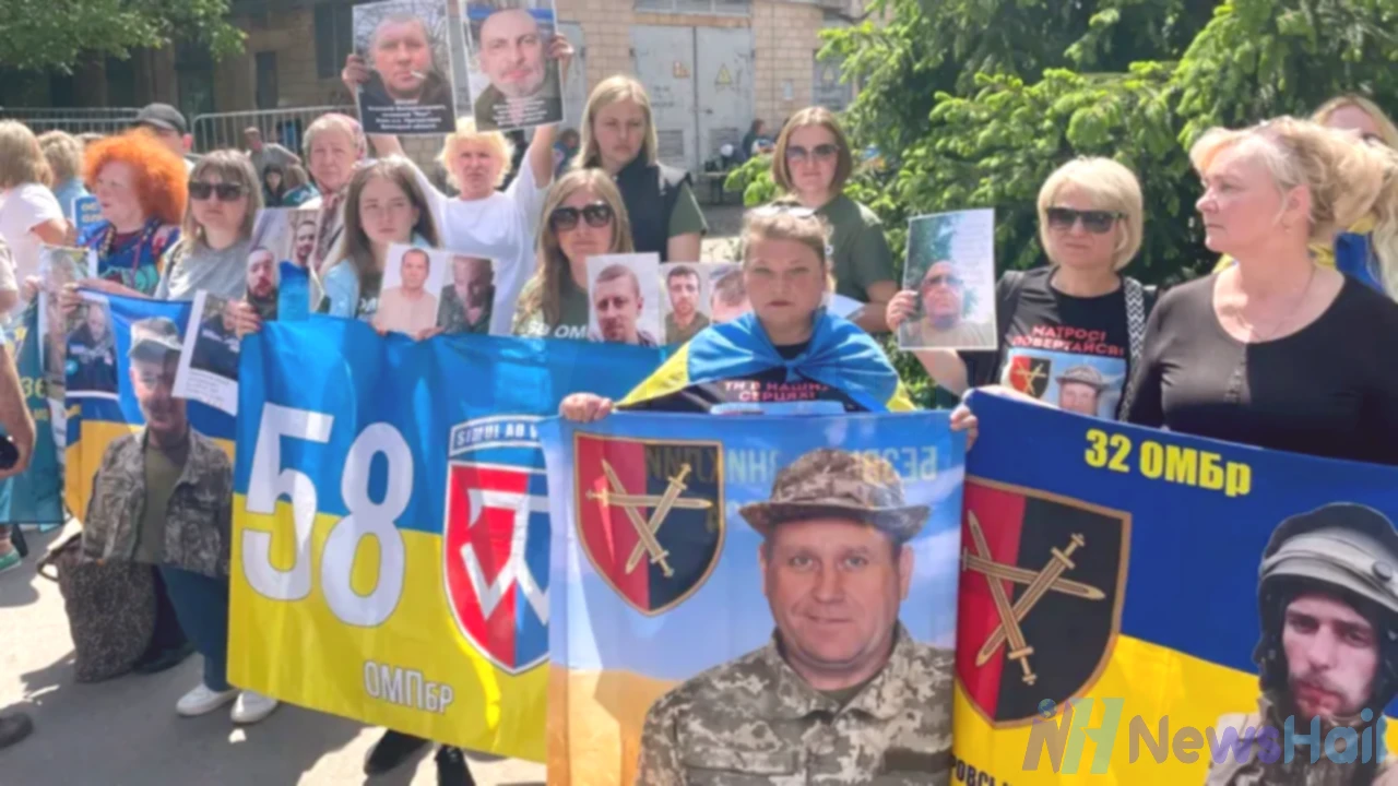 Russia and Ukraine Carry Out Largest Prisoner Swap Since 2022 Invasion