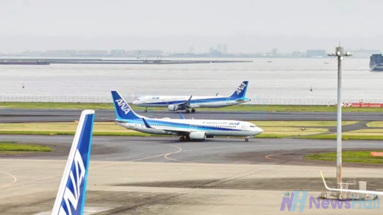 Passenger Tries to Open Plane Door Mid-Flight, Causing Emergency Landing